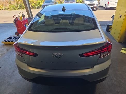 Used 2020 Hyundai Elantra SEL FWD image 7