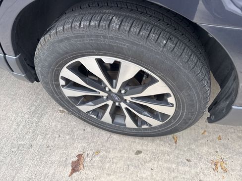 Used 2017 Subaru Outback 3.6R Limited image 7