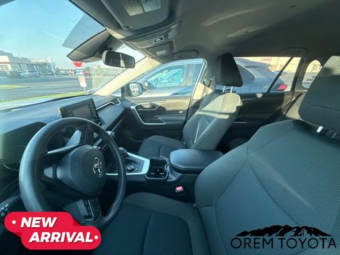 Used 2022 Toyota RAV4 LE AWD/4WD image 20