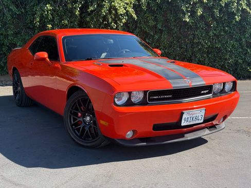 Used 2009 Dodge Challenger SRT8 w/ SRT Option Group II RWD image 2