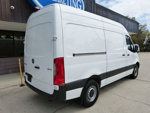 Used 2021 Mercedes-Benz Sprinter 1500 w/ Driver Convenience Package image 5