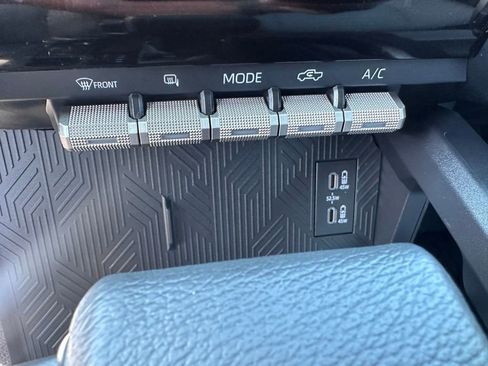 Used 2025 Toyota Tacoma TRD Sport AWD/4WD image 20