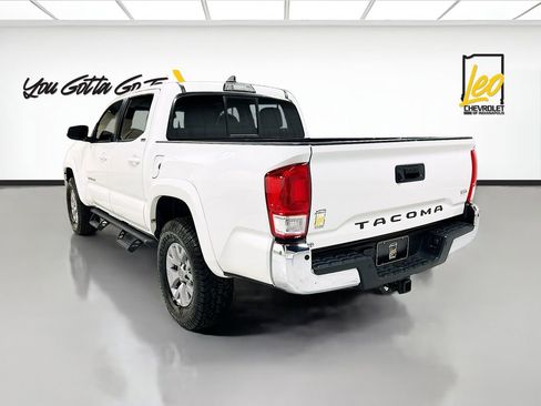 Used 2017 Toyota Tacoma SR5 w/ Tow Package image 7