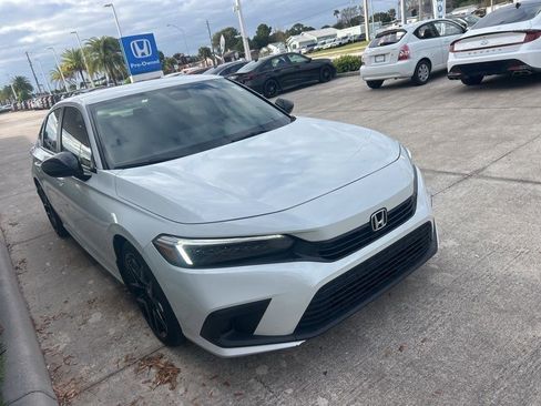 Used 2024 Honda Civic Sport image 3