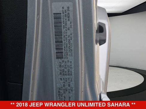 Used 2018 Jeep Wrangler Unlimited Sahara w/ Dual Top Group AWD/4WD image 34