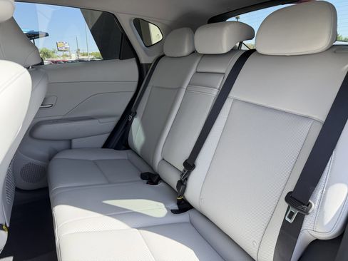 Used 2024 Hyundai Kona Limited FWD image 35