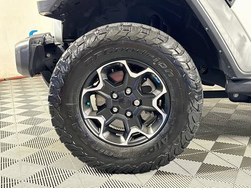 Used 2023 Jeep Wrangler Unlimited Rubicon 4xe w/ Dual Top Group AWD/4WD image 27
