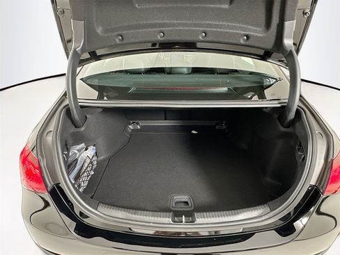 Used 2025 Mercedes-Benz C 300 Sedan image 29