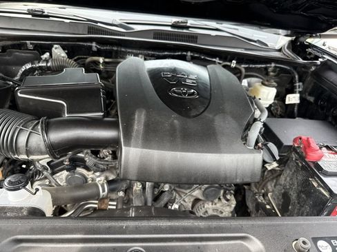 Used 2019 Toyota Tacoma TRD Sport image 27