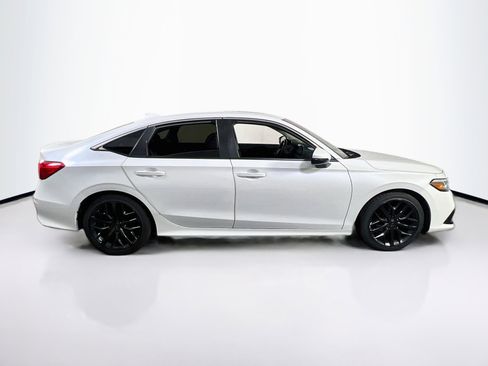 Used 2022 Honda Civic Touring image 4