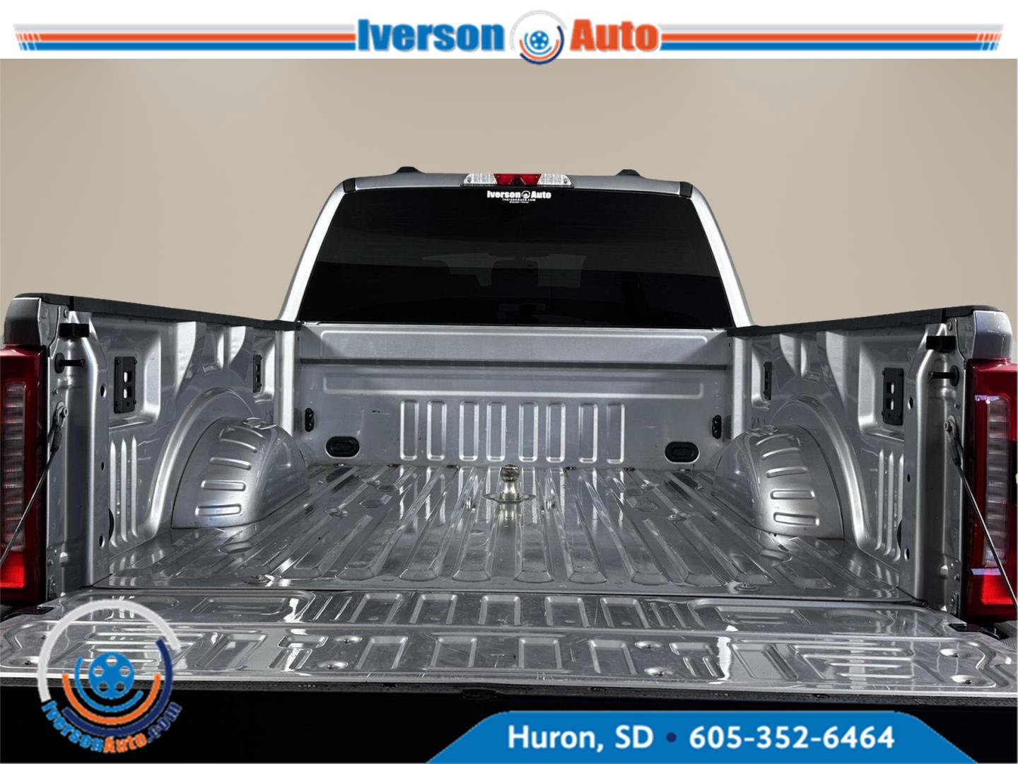 Used 2024 Ford F350 XLT w/ XLT Premium Package AWD/4WD image 9