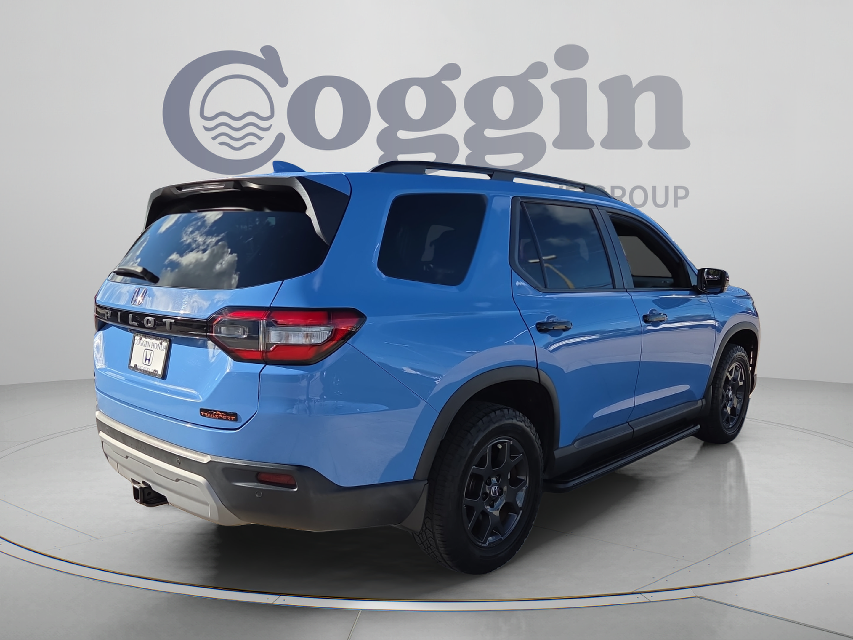 Used 2024 Honda Pilot TrailSport image 5