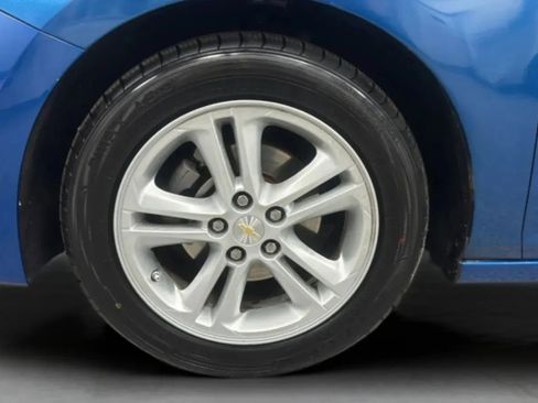 Used 2018 Chevrolet Cruze LT FWD image 26