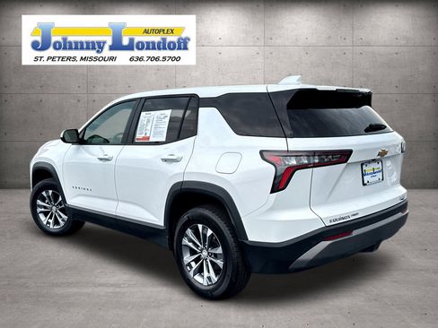 Used 2026 Chevrolet Equinox LT w/ Convenience Package II AWD/4WD image 3