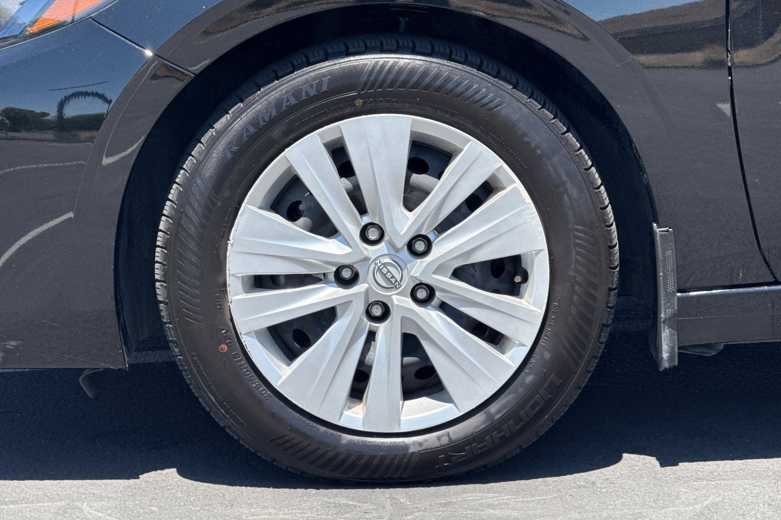 Used 2024 Nissan Sentra S FWD image 15
