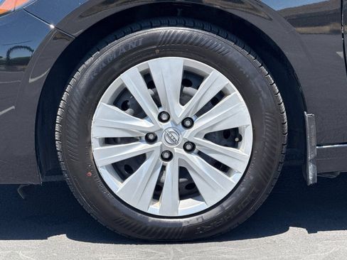 Used 2024 Nissan Sentra S FWD image 15