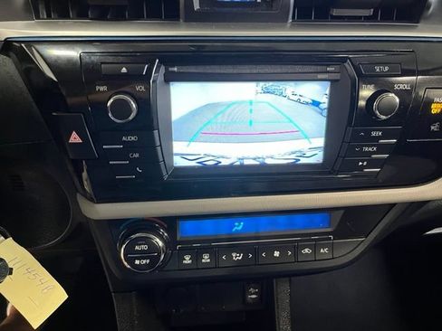Used 2016 Toyota Corolla LE FWD image 28