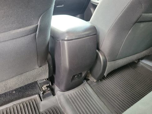 Used 2016 Toyota RAV4 LE FWD image 11