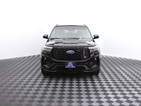 Used 2025 Ford Explorer ST AWD/4WD image 4