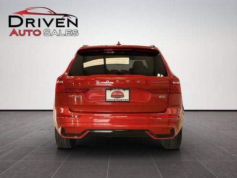 Used 2024 Volvo XC60 B5 Core AWD/4WD image 5