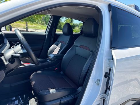 Certified 2025 Nissan Kicks SR FWD image 17