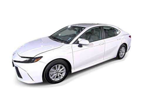 Used 2026 Toyota Camry LE FWD image 1