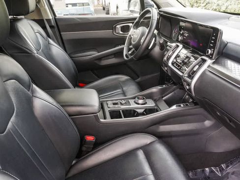 Used 2023 Kia Sorento EX FWD image 13