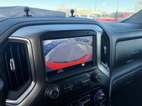 Used 2021 Chevrolet Silverado 2500 LT w/ Convenience Package image 16