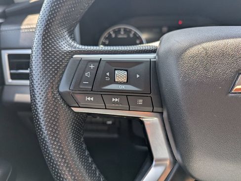 Used 2024 Mitsubishi Outlander SE AWD/4WD image 24