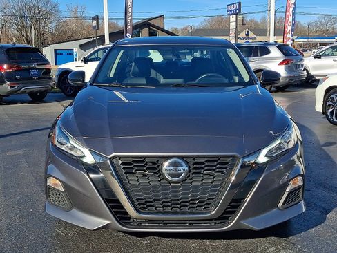 Used 2019 Nissan Altima 2.5 SR w/ SR Premium Package image 2