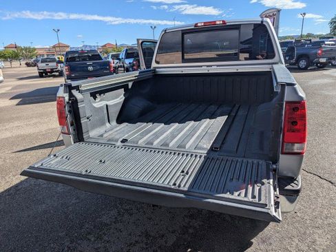 Used 2011 Nissan Titan SL w/ SL Technology Pkg AWD/4WD image 24