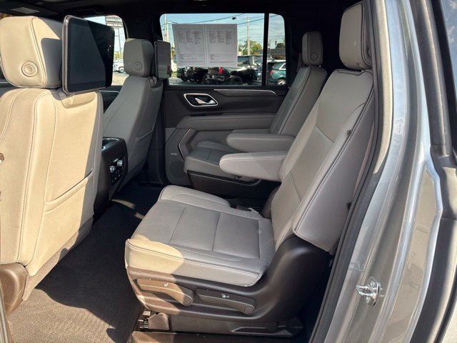 Used 2023 GMC Yukon XL SLT w/ SLT Premium Package AWD/4WD image 19