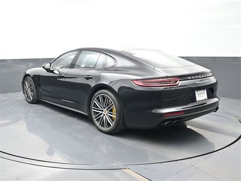 Used 2017 Porsche Panamera Turbo image 3