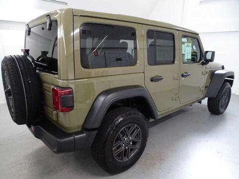 Used 2026 Jeep Wrangler Unlimited Sport AWD/4WD image 21