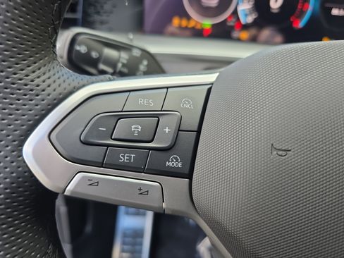 New 2026 Volkswagen Tiguan SE R-Line image 17