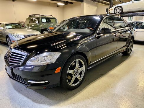 Used 2010 Mercedes-Benz S 550 4MATIC image 5