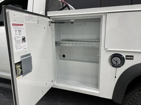 New 2024 RAM 2500 Tradesman w/ Chrome Appearance Group image 4