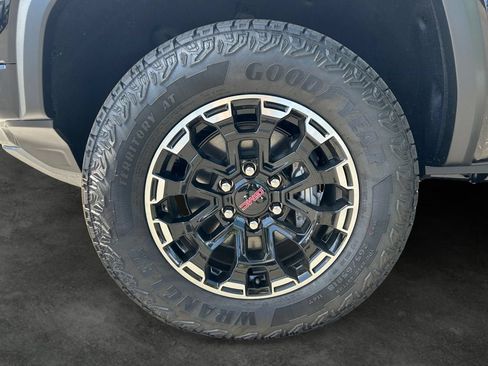 New 2026 GMC Canyon AT4 AWD/4WD image 4