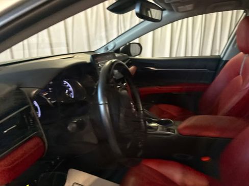 Used 2021 Toyota Camry XSE w/ Navigation Upgrade Package FWD image 5