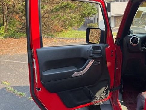 Used 2012 Jeep Wrangler Sahara w/ Connectivity Group image 12