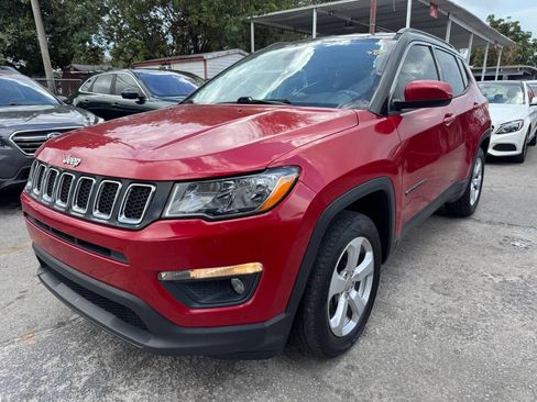 Used 2018 Jeep Compass Latitude FWD image 2