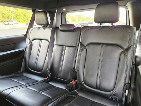 Used 2024 Jeep Wagoneer L Series II RWD image 30