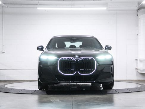 Certified 2024 BMW 760i xDrive w/ Executive Package AWD/4WD image 2
