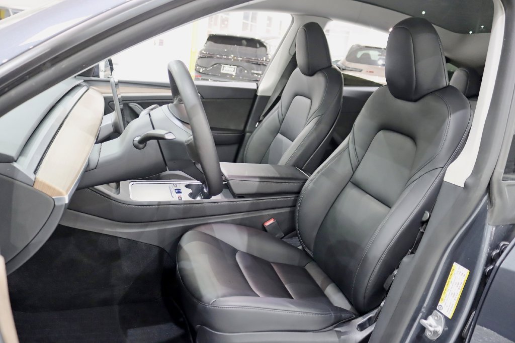 Used 2023 Tesla Model Y Long Range AWD/4WD image 28