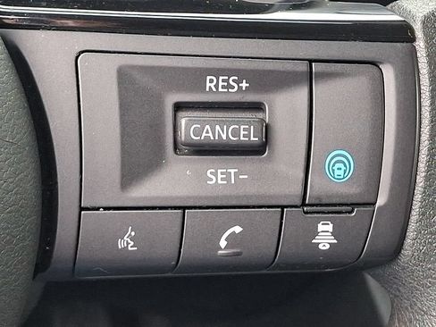 Used 2023 Nissan Rogue SV AWD/4WD image 22
