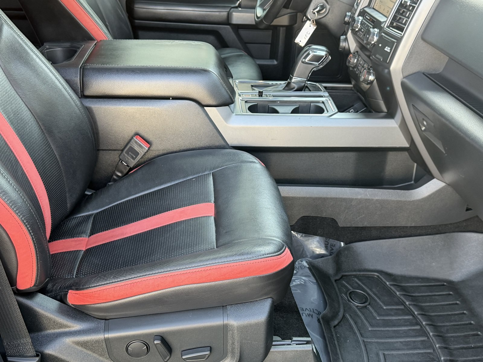Used 2019 Ford F150 XLT w/ Equipment Group 302A Luxury AWD/4WD image 38