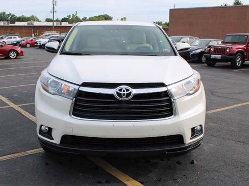 Used 2015 Toyota Highlander Plus AWD/4WD image 3