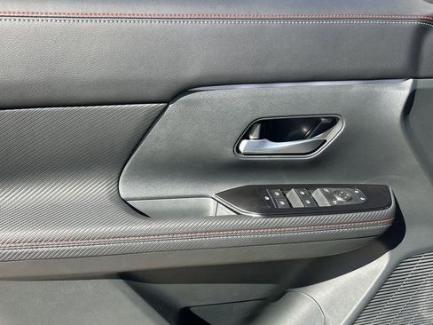 Used 2025 Nissan Kicks SR AWD/4WD image 19