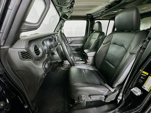 Used 2022 Jeep Wrangler Sahara image 13