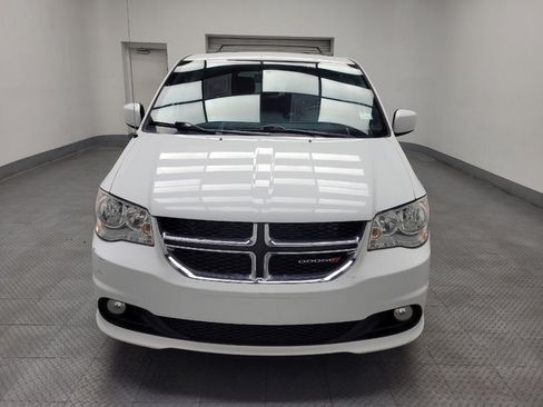 Used 2018 Dodge Grand Caravan SXT image 15